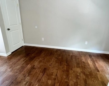 30 Gregory Ave - Photo Thumbnail 10