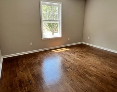 30 Gregory Ave - Photo Thumbnail 12