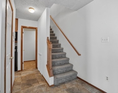 56 Portsmouth Ct - Photo Thumbnail 9