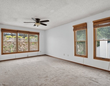 56 Portsmouth Ct - Photo Thumbnail 17