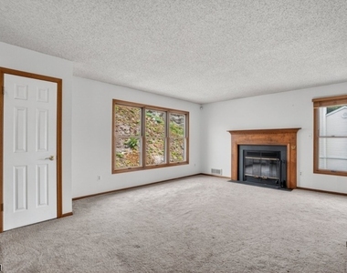 56 Portsmouth Ct - Photo Thumbnail 4
