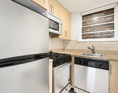 East 33rd Street - Photo Thumbnail 2
