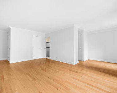 East 33rd Street - Photo Thumbnail 1