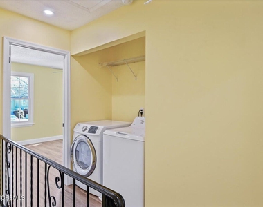 1333 Paris Court - Photo Thumbnail 10