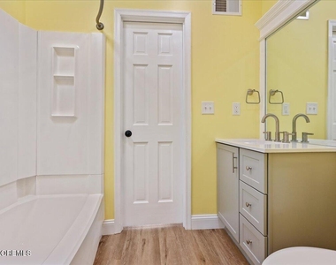 1333 Paris Court - Photo Thumbnail 11