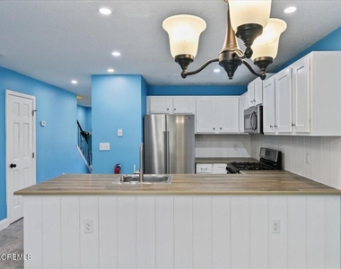 1333 Paris Court - Photo Thumbnail 3