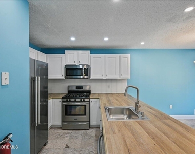 1333 Paris Court - Photo Thumbnail 2