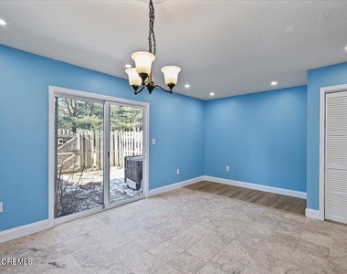 1333 Paris Court - Photo Thumbnail 5