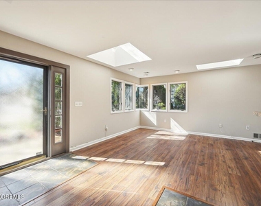 140 Northrup Drive - Photo Thumbnail 4
