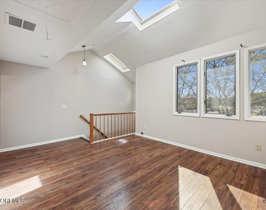 140 Northrup Drive - Photo Thumbnail 14
