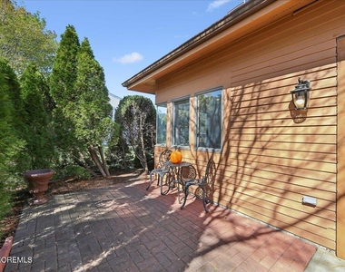 140 Northrup Drive - Photo Thumbnail 3