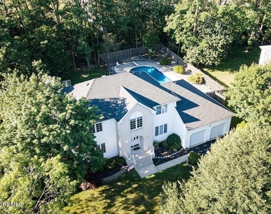 22 Lotus Court - Photo Thumbnail 2