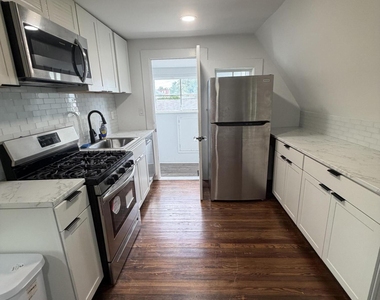 406 N Lake Drive - Photo Thumbnail 6