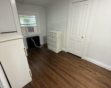 406 N Lake Drive - Photo Thumbnail 3