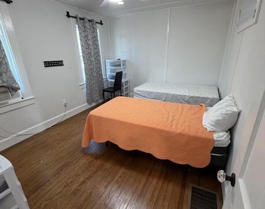 406 S Lake Drive - Photo Thumbnail 11