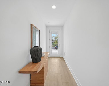 409 Lake Avenue - Photo Thumbnail 11