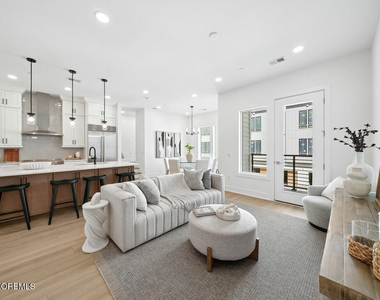 409 Lake Avenue - Photo Thumbnail 4