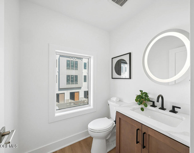 409 Lake Avenue - Photo Thumbnail 8