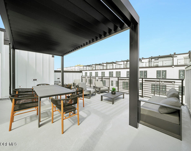 409 Lake Avenue - Photo Thumbnail 12