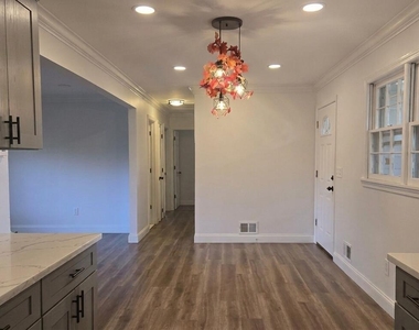 8 Oak Leaf Lane - Photo Thumbnail 3