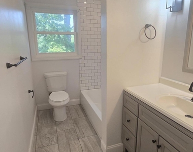 8 Oak Leaf Lane - Photo Thumbnail 8