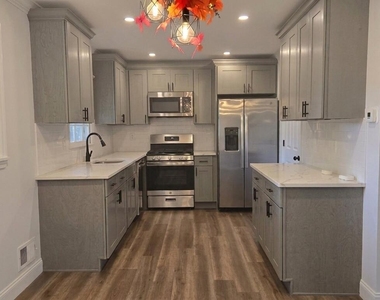 8 Oak Leaf Lane - Photo Thumbnail 2