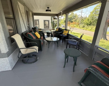 404 Lake Drive - Photo Thumbnail 12