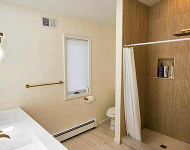 1386 Paul Boulevard - Photo Thumbnail 27