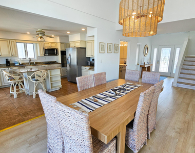 1386 Paul Boulevard - Photo Thumbnail 11