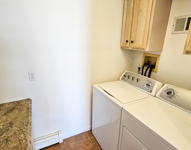 1386 Paul Boulevard - Photo Thumbnail 16