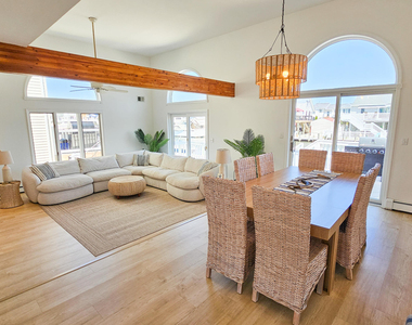 1386 Paul Boulevard - Photo Thumbnail 3
