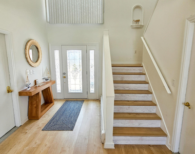 1386 Paul Boulevard - Photo Thumbnail 2