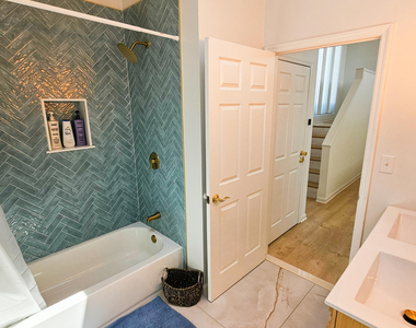 1386 Paul Boulevard - Photo Thumbnail 22
