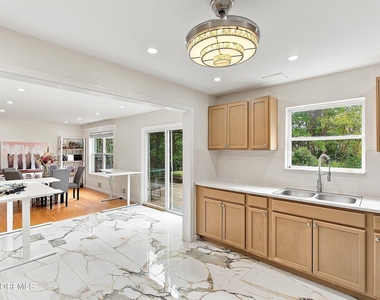 412 Birmingham Avenue - Photo Thumbnail 5