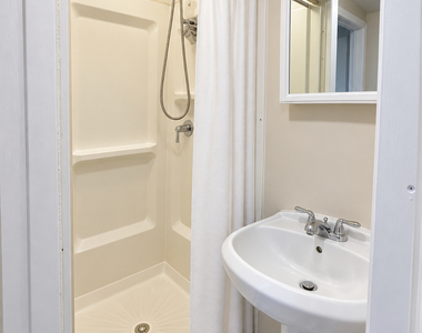 226 Norman Avenue - Photo Thumbnail 11