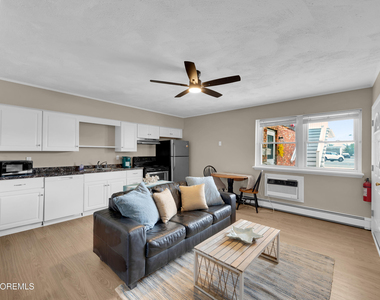 905 Sw Central Avenue - Photo Thumbnail 2