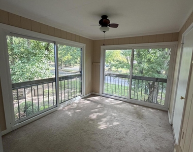 10 Lexington Court - Photo Thumbnail 13