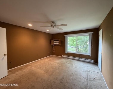 10 Lexington Court - Photo Thumbnail 6