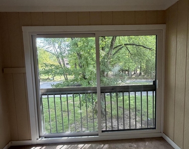 10 Lexington Court - Photo Thumbnail 1