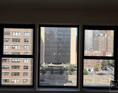 East 36 Street - Photo Thumbnail 4