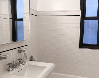 East 56 Street - Photo Thumbnail 2