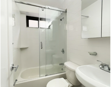 E 89 St - Photo Thumbnail 5