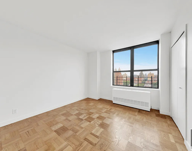 West 87th Street - Photo Thumbnail 1