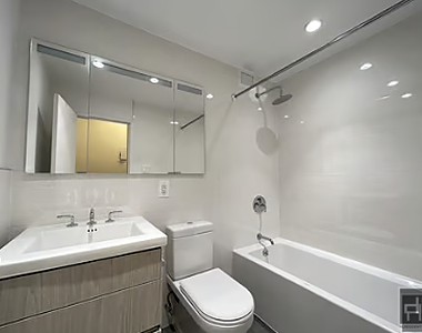 West 45 Street - Photo Thumbnail 2