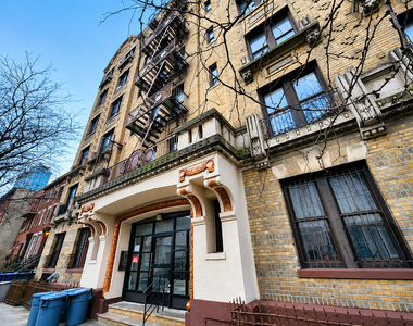 568 Pacific Street - Photo Thumbnail 5