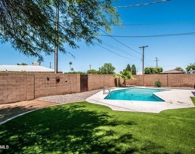 7326 E Vernon Avenue - Photo Thumbnail 20