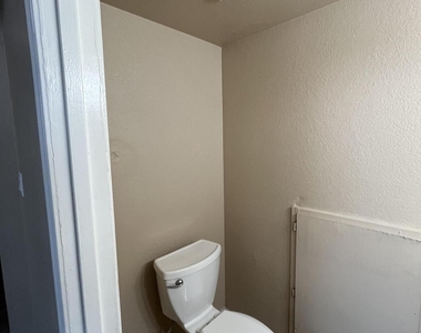 3011 E Cicero Street - Photo Thumbnail 6