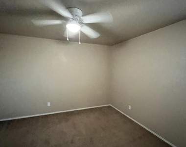 3011 E Cicero Street - Photo Thumbnail 15