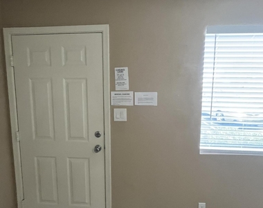 3011 E Cicero Street - Photo Thumbnail 2