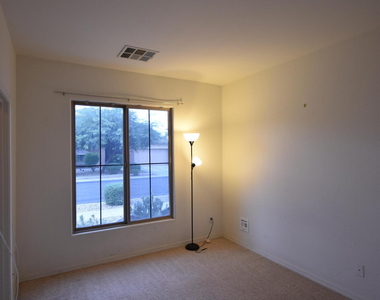7117 N 73rd Drive - Photo Thumbnail 3